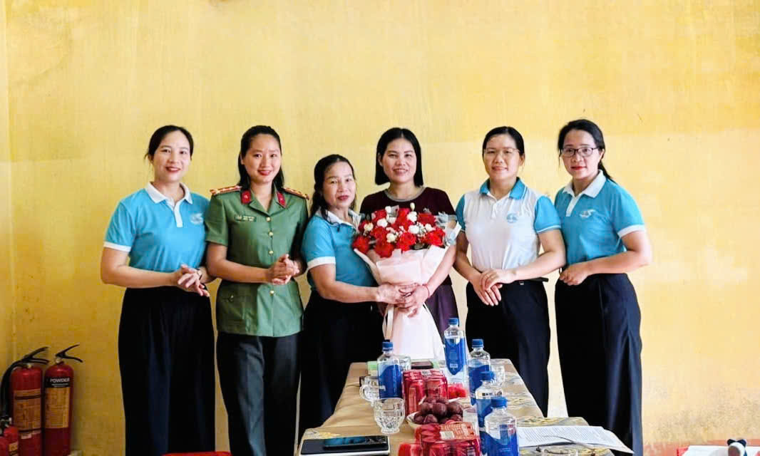 Ra mắt Tổ phụ nữ kinh doanh số Chợ Đình