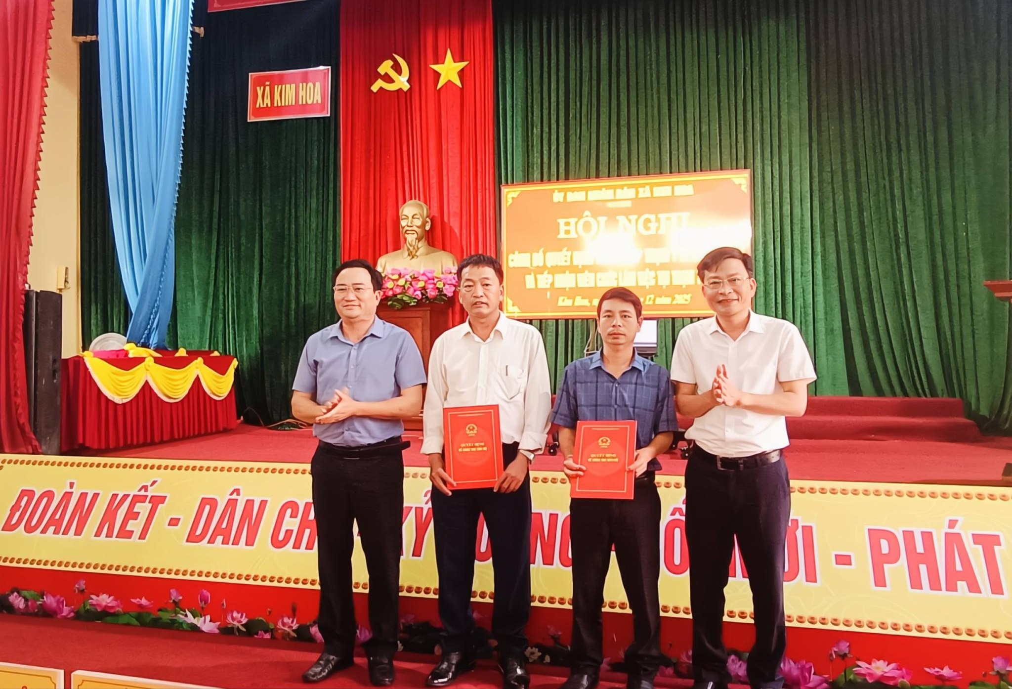 Công bố thành lập Trạm y tế xã Kim Hoa