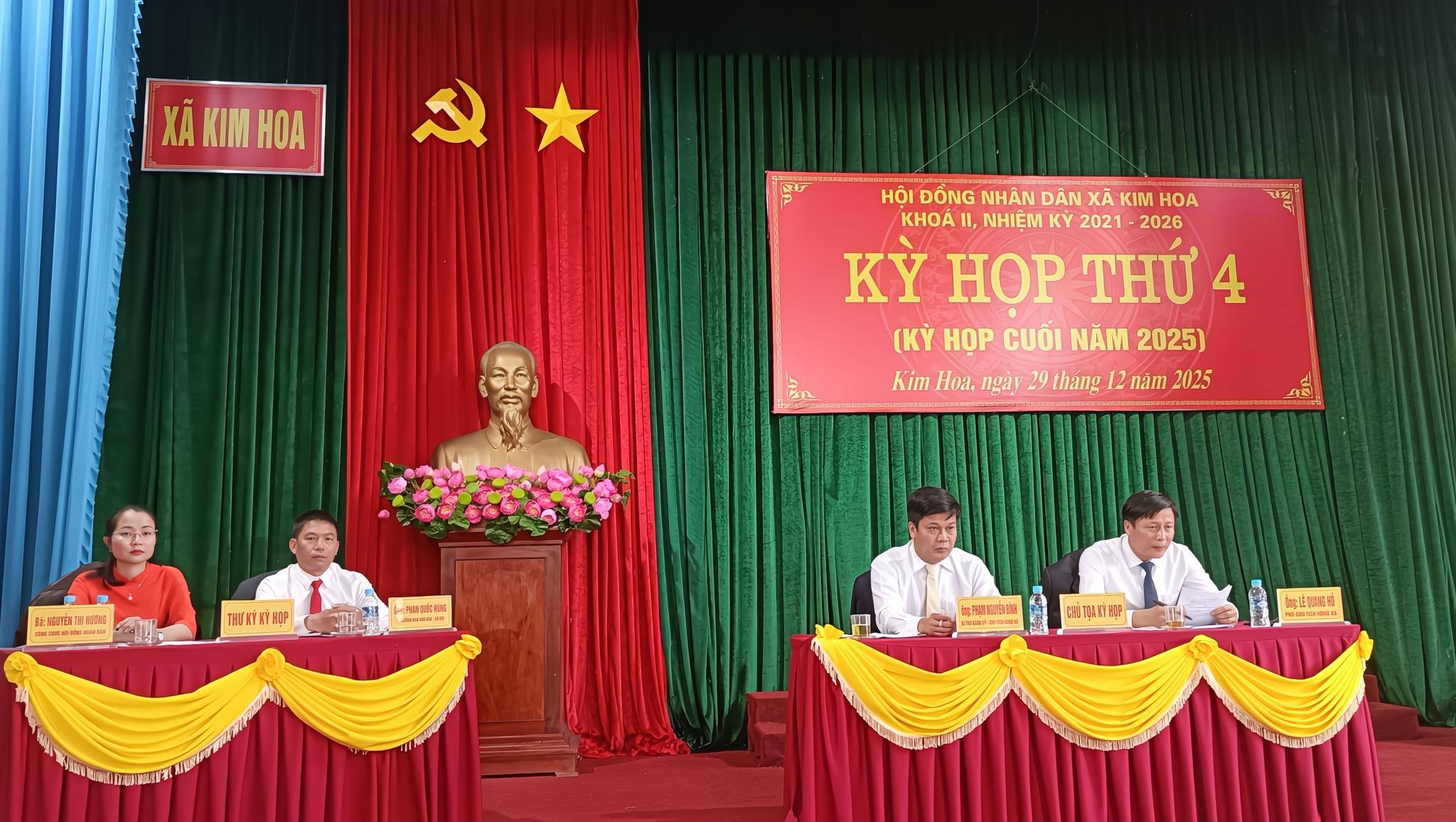 Kỳ họp thứ 4 - HĐND xã Kim Hoa thông qua 05 Nghị quyết quan trọng