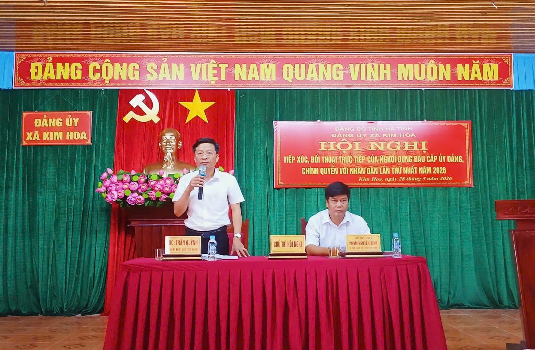 Đối thoại giữa người đứng đầu cấp ủy Đảng, chính quyền với Nhân dân 