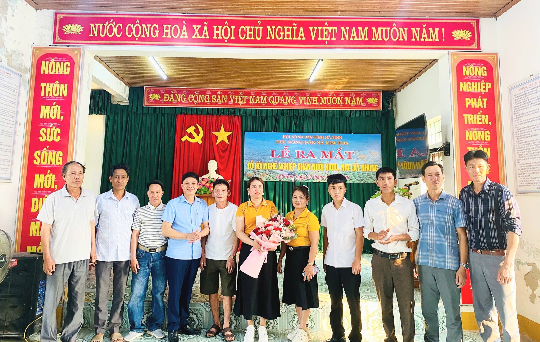 Ra mắt Tổ hội nghề nghiệp nuôi hươu , nai lấy nhung 