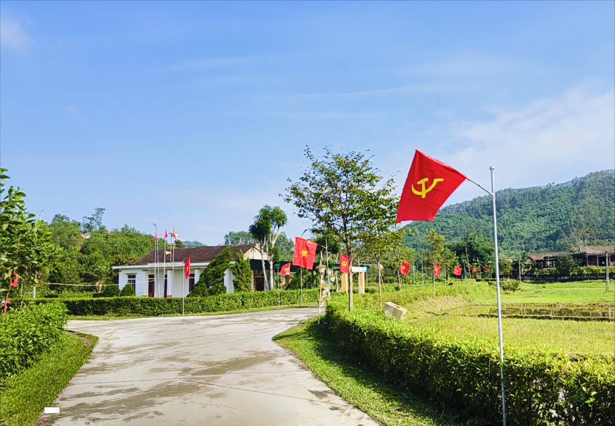 Đường cờ thanh niên - khơi dậy niềm tự hào dân tộc của tuổi trẻ Kim Hoa