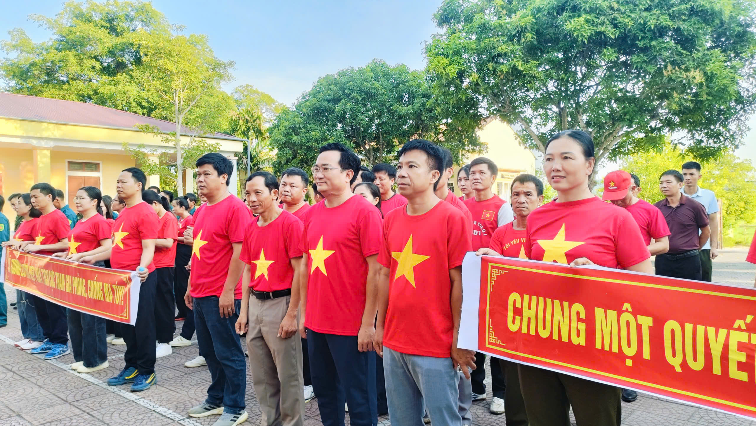 Giải chạy phong trào "Chung một quyết tâm xây dựng xã không ma tuý"