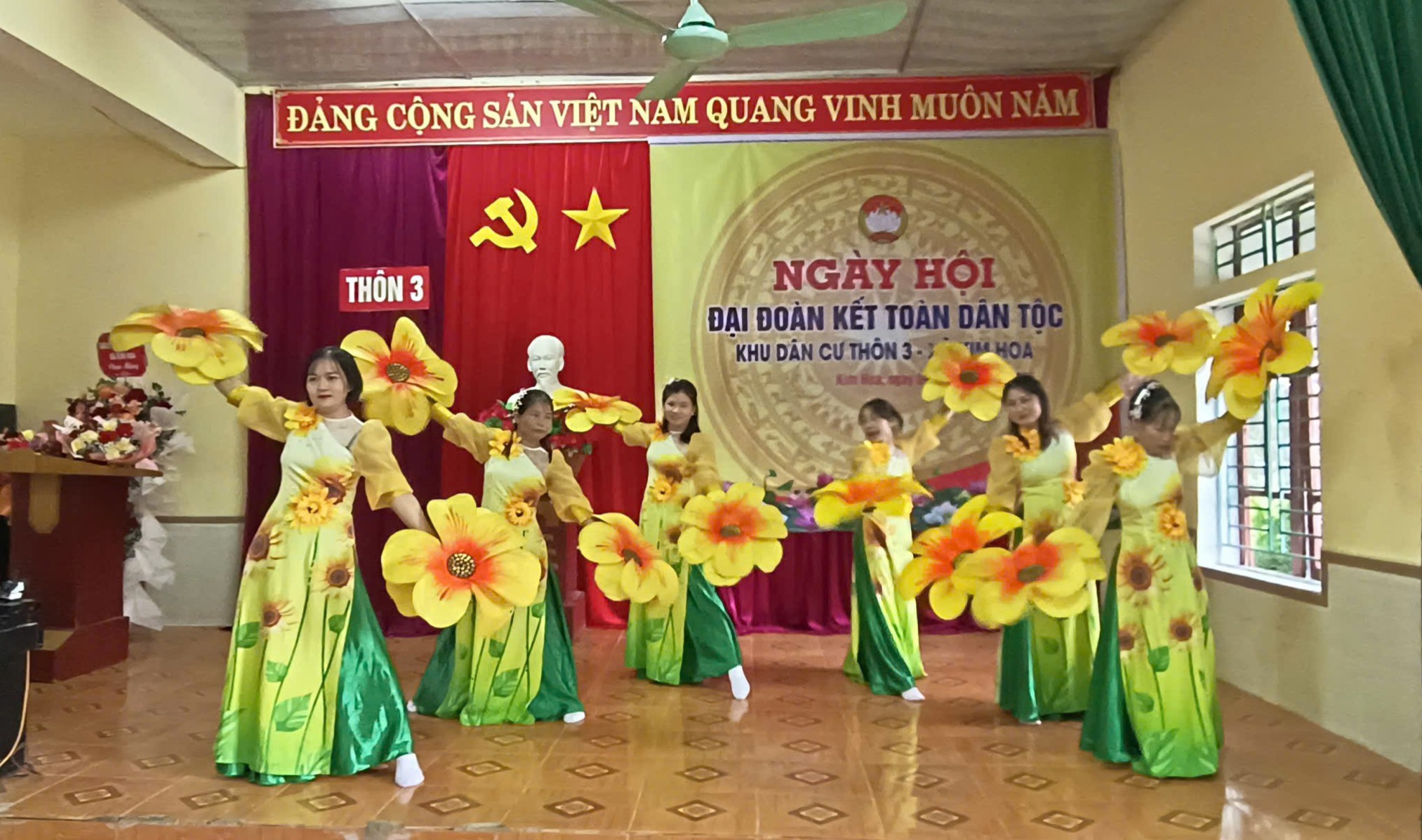 Sôi nổi Ngày hội Đại đoàn kết tại thôn 3, xã Kim Hoa