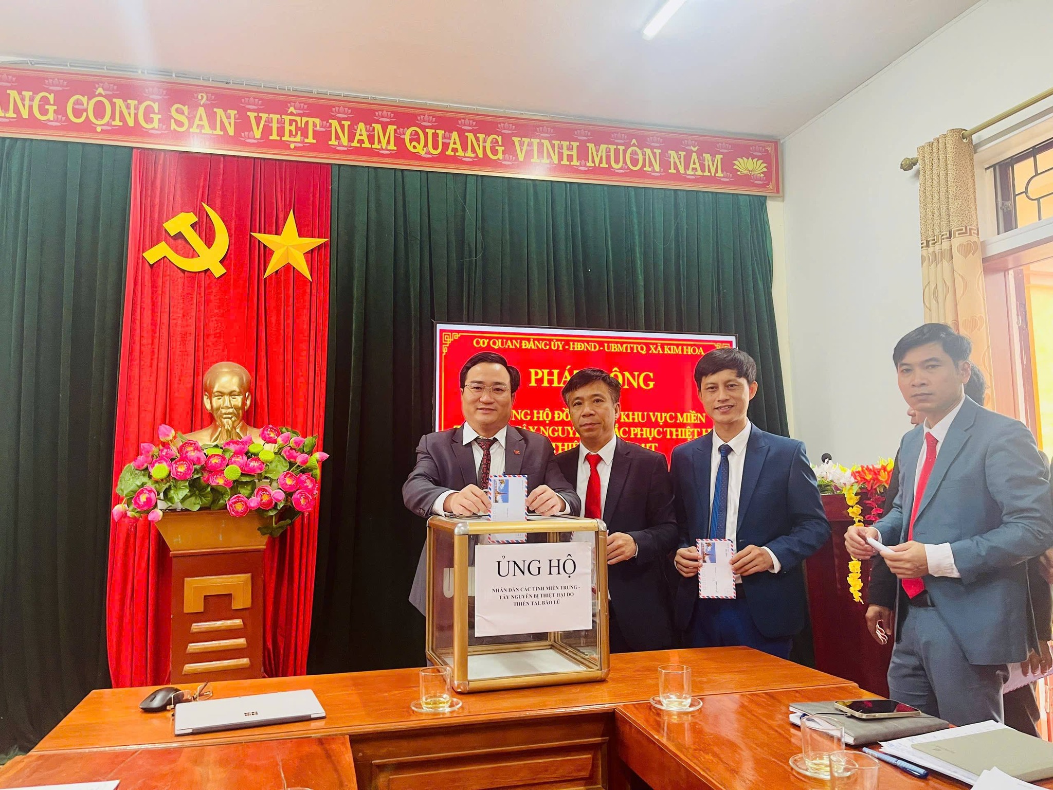 Xã Kim Hoa phát động ủng hộ đồng bào bị ảnh hưởng lũ lụt