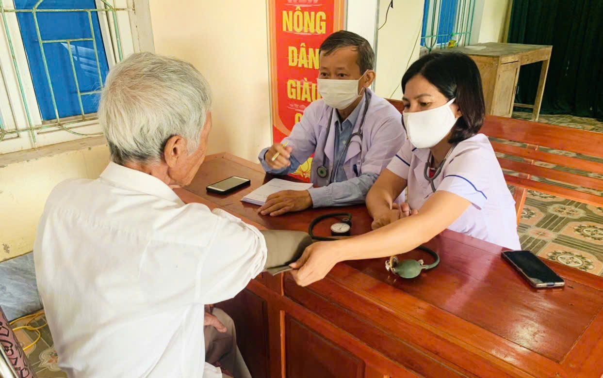 Khám sức khỏe định kỳ cho người cao tuổi