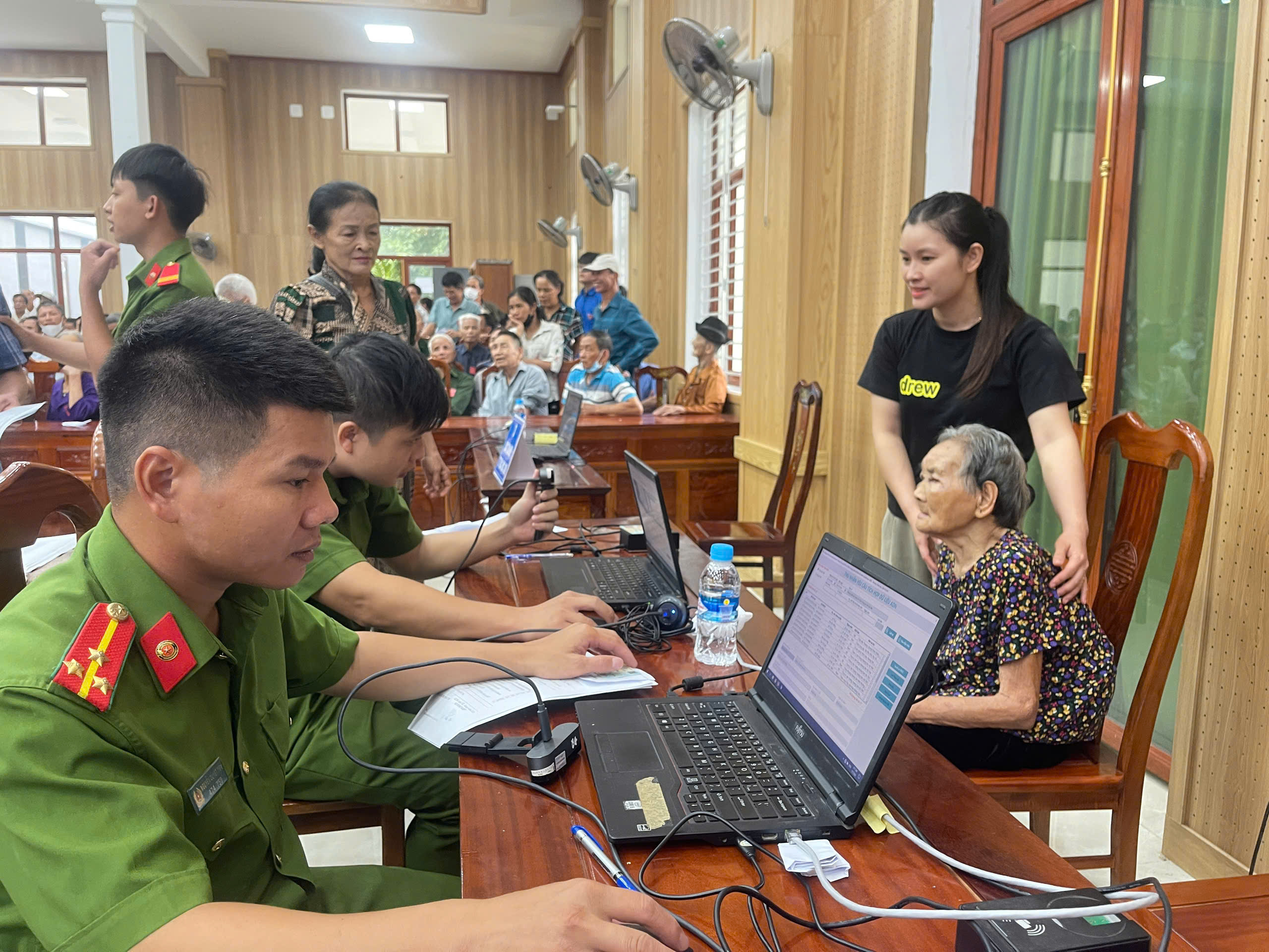 227 thân nhân liệt sĩ xã Kim Hoa lấy mẫu ADN