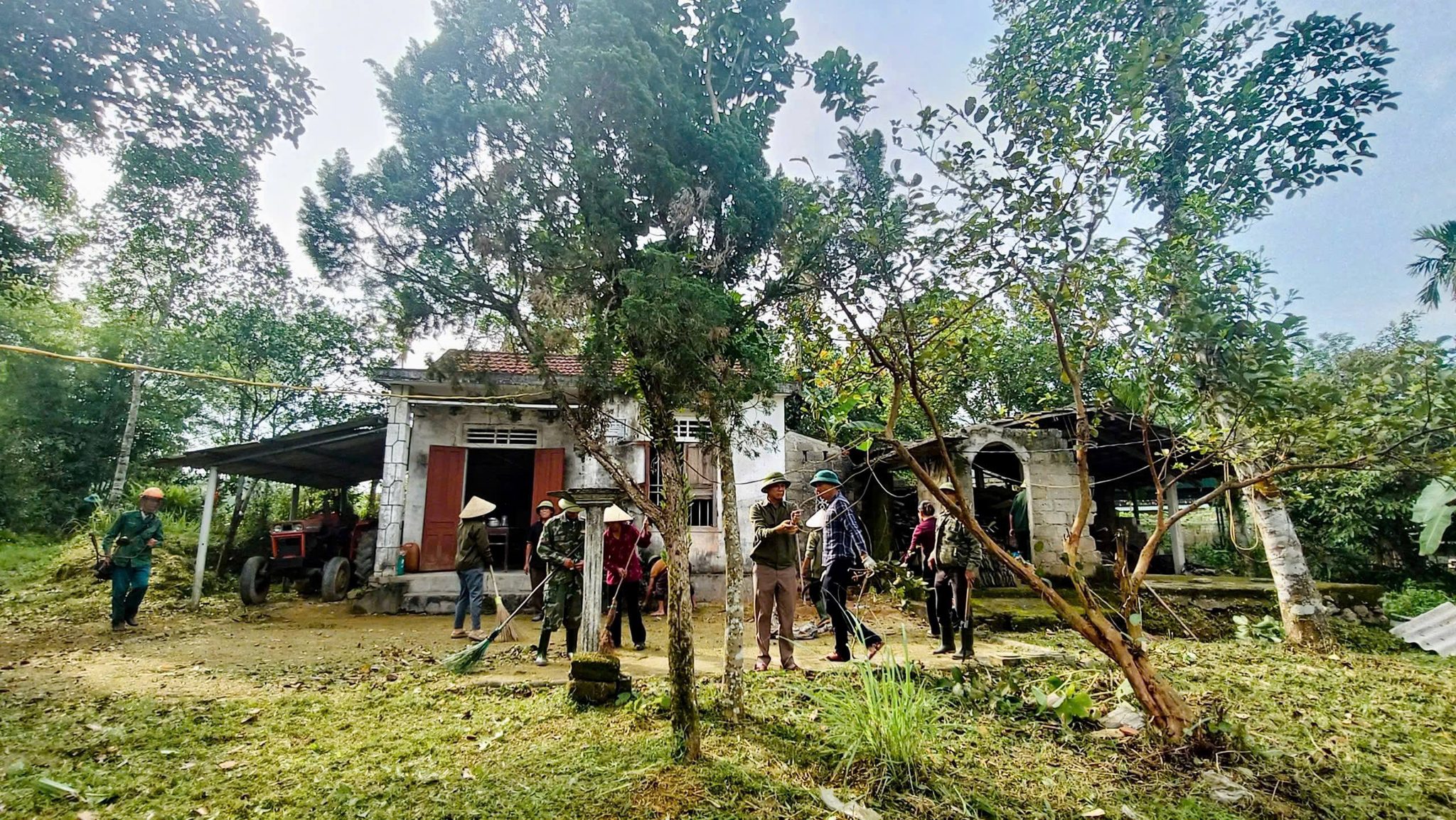 Hội nông dân xã Kim Hoa cải tạo vườn hộ Mẹ VNAH