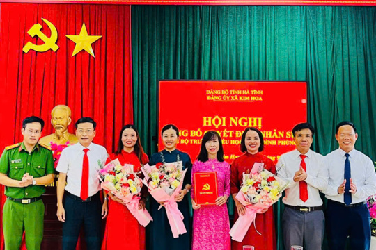 Công bố các quyết định chỉ định BCH, Bí thư, Phó Bí thư Đảng bộ trường học nhiệm kỳ 2025 - 2030