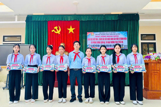 Ra mắt mô hình "Tổ tư vấn măng non & mã QR an toàn" 