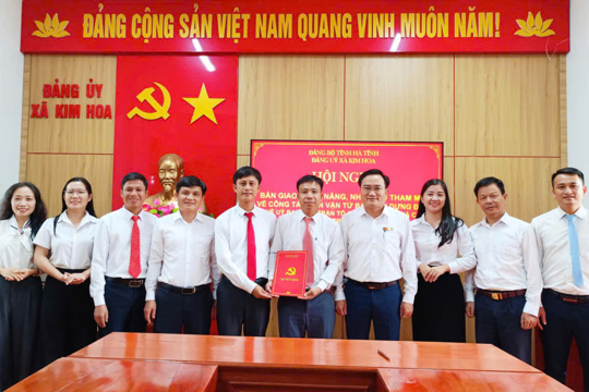 Kim Hoa bàn giao chức năng, nhiệm vụ tham mưu công tác Dân vận