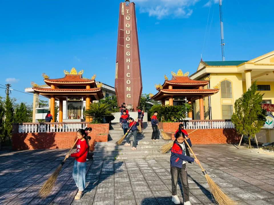 Chăm sóc Đài tưởng niệm liệt sĩ – Việc làm nhỏ, ý nghĩa lớn