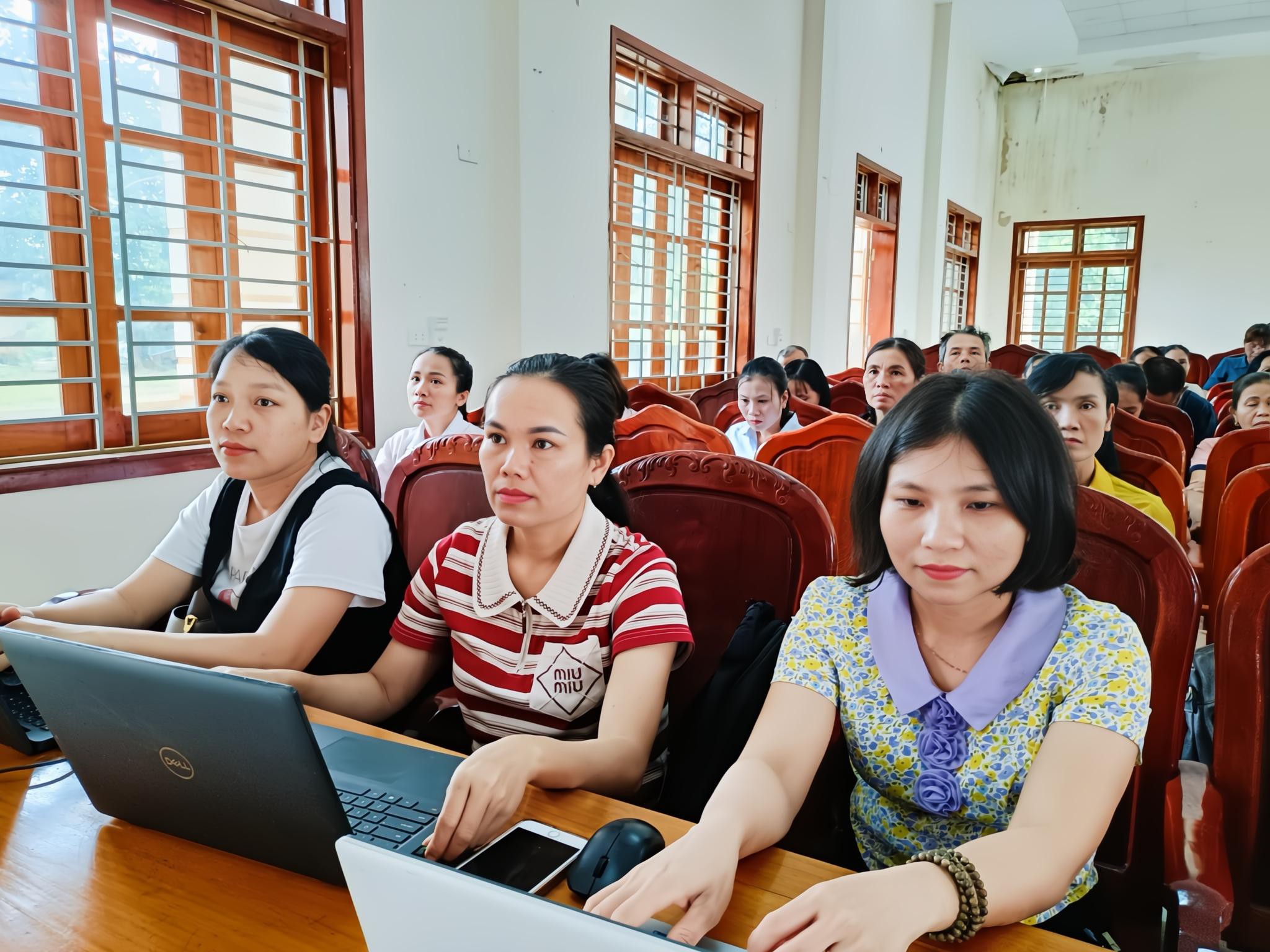 Quán triệt các Nghị quyết TW và Đảng bộ xã Kim Hoa