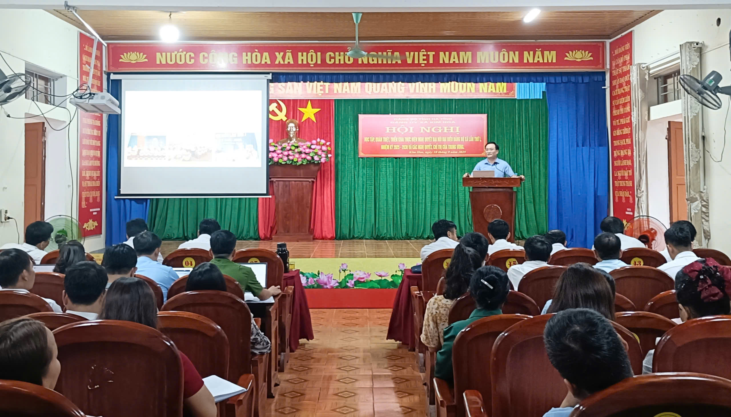 Đảng ủy xã Kim Hoa: Quán triệt Nghị quyết Đại hội Đảng bộ xã 