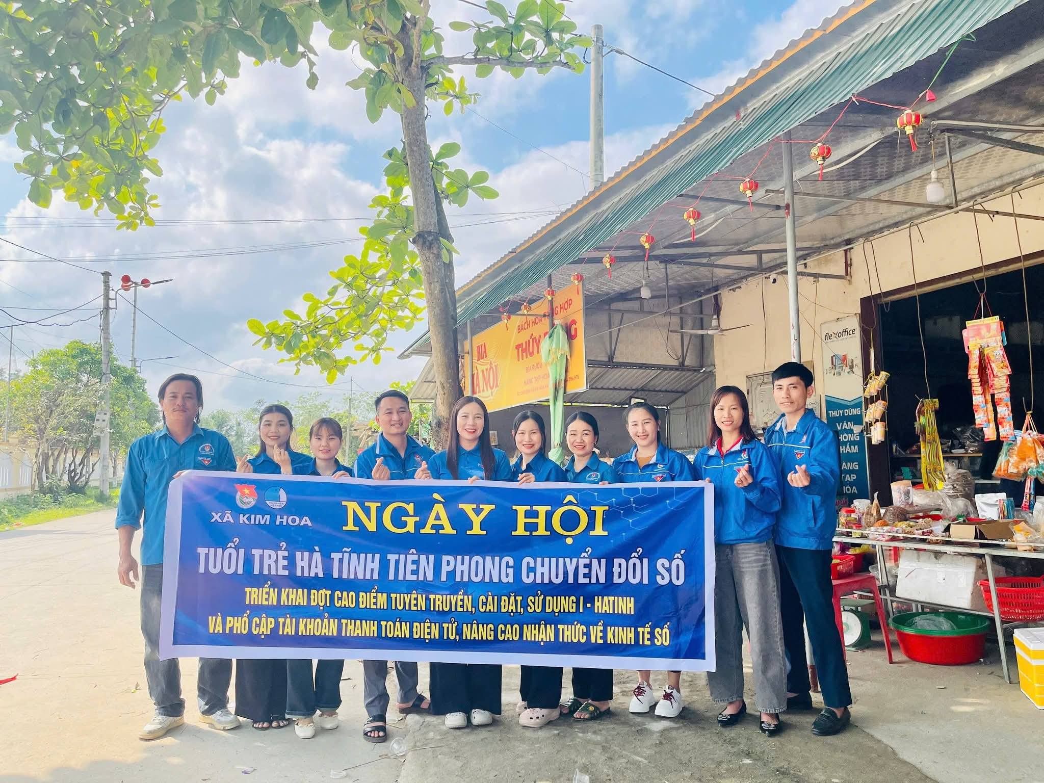 Tuổi trẻ xã Kim Hoa: Hưởng ứng ngày hội chuyển đổi số 