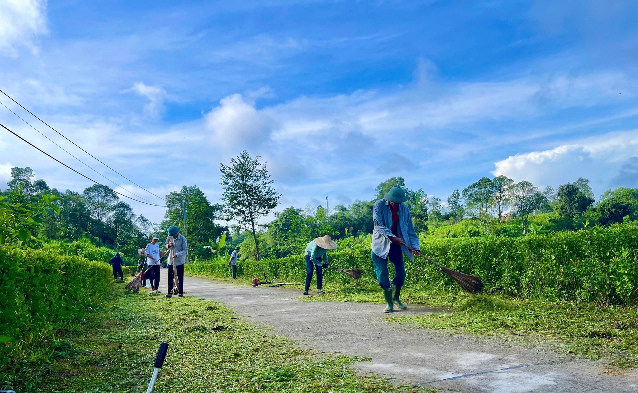 Xã Kim Hoa làm đẹp cảnh quan chào mừng Đại hội Đảng bộ tỉnh khóa XX 